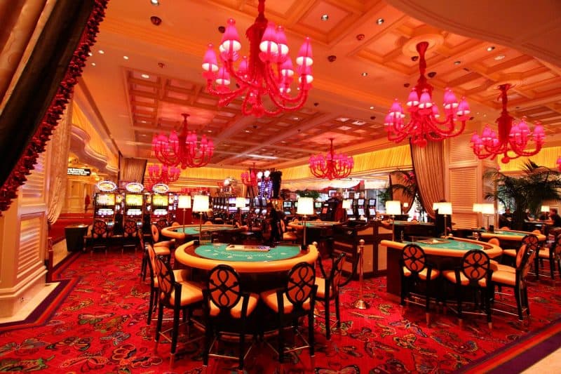 Canlı Blackjack’da Sosyal Etkileşim: Yeni Bir Era